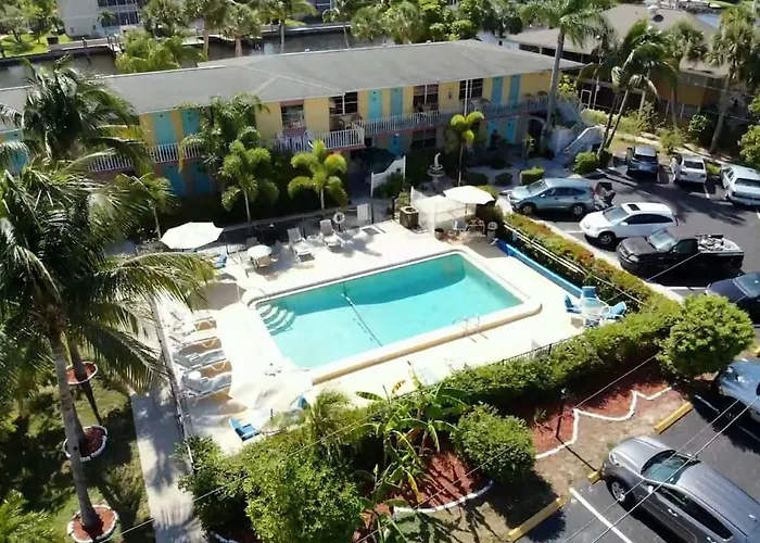 Family Hotel: Hideaway Waterfront Resort